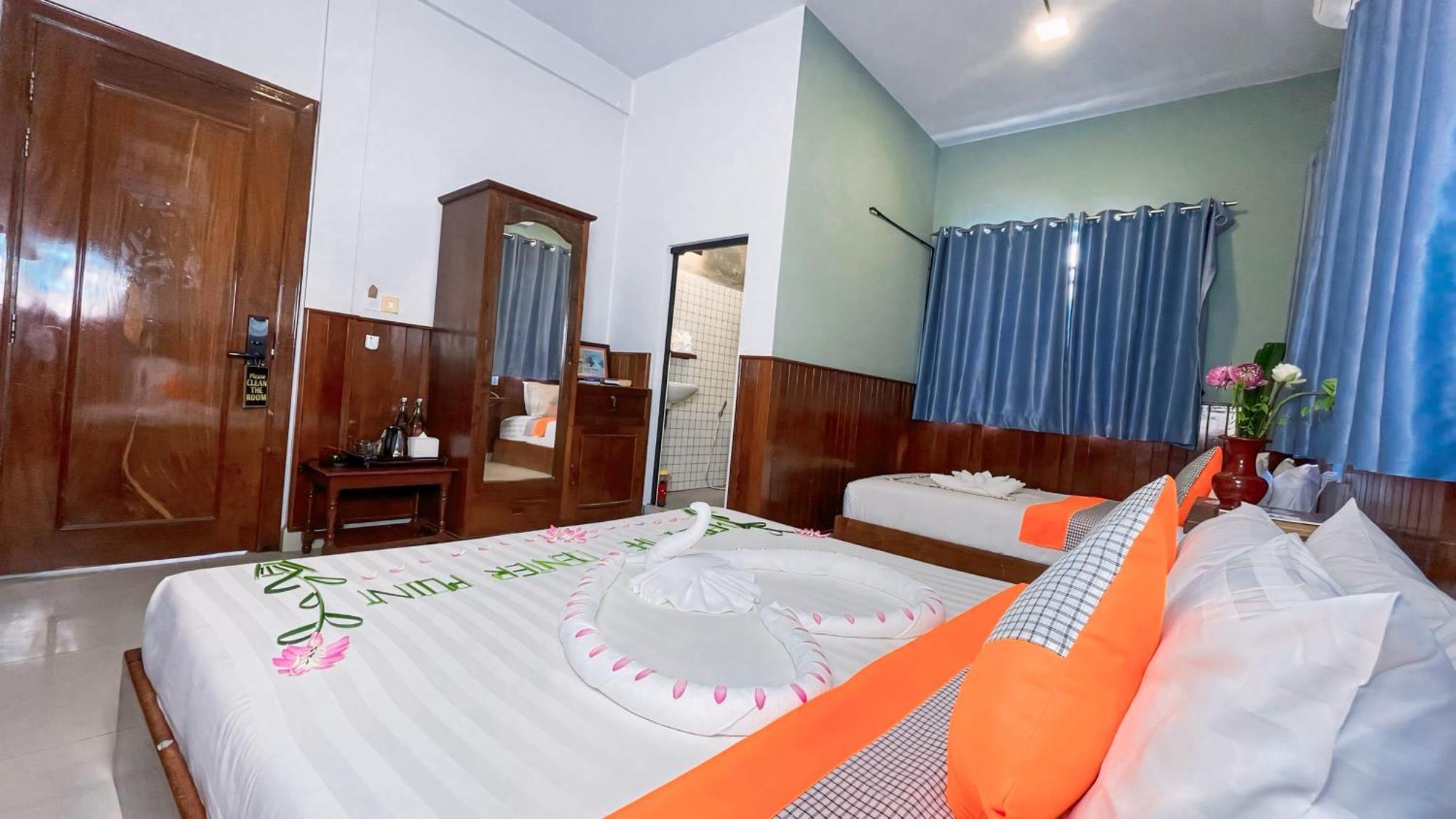 The Center Point Hotel Сием Реап Екстериор снимка
