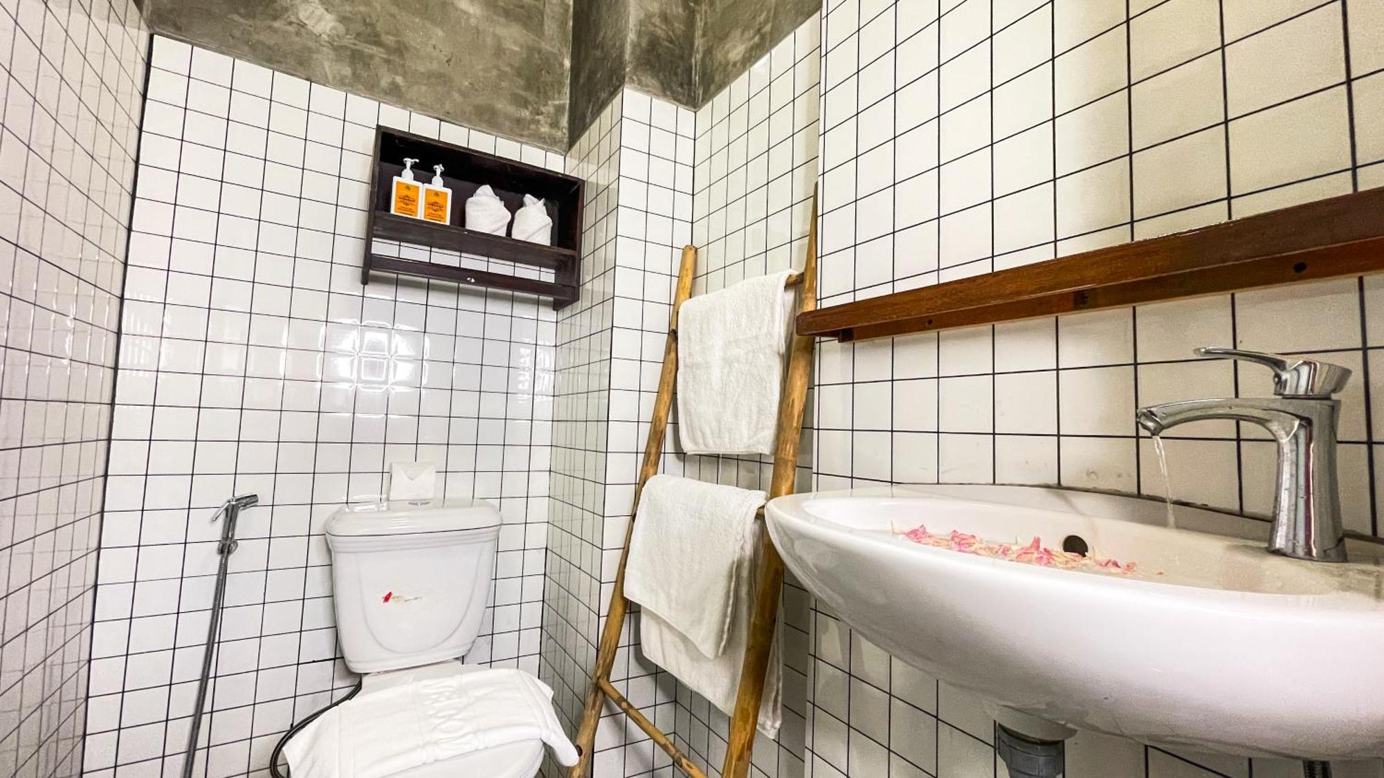 The Center Point Hotel Сием Реап Екстериор снимка
