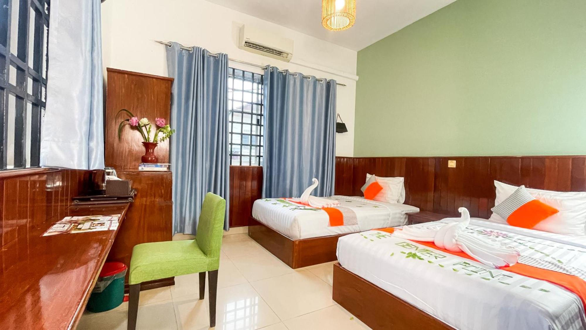 The Center Point Hotel Сием Реап Екстериор снимка