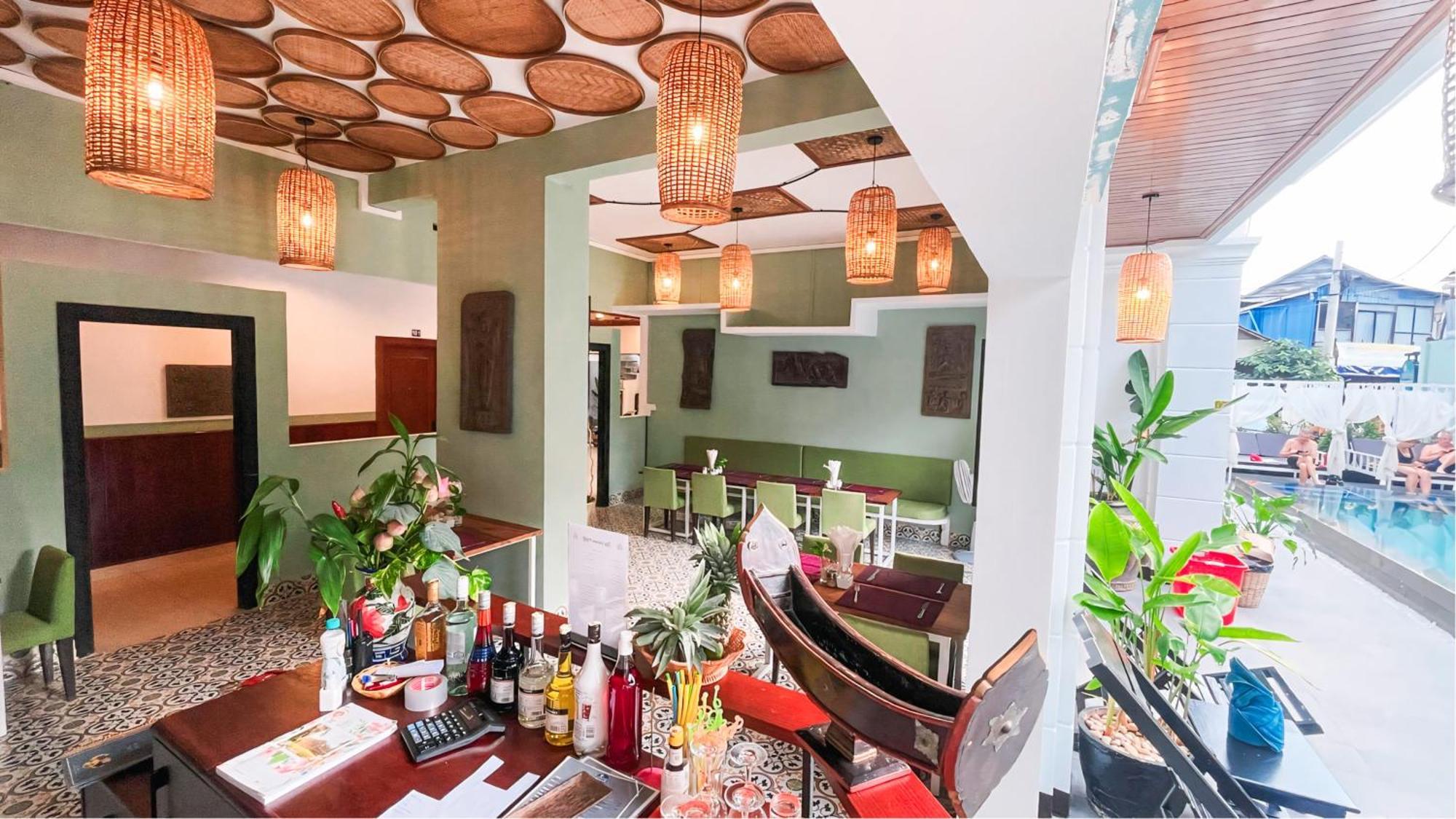 The Center Point Hotel Сием Реап Екстериор снимка
