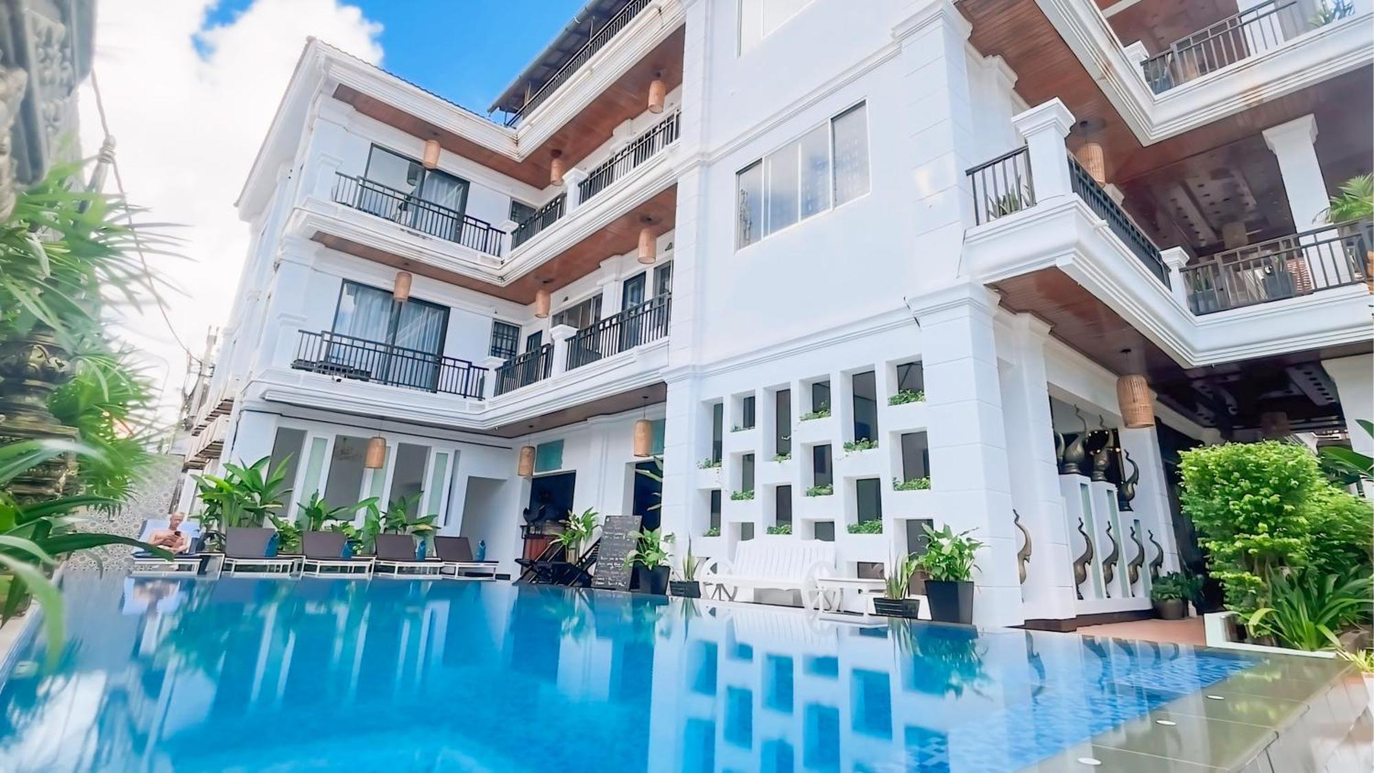 The Center Point Hotel Сием Реап Екстериор снимка