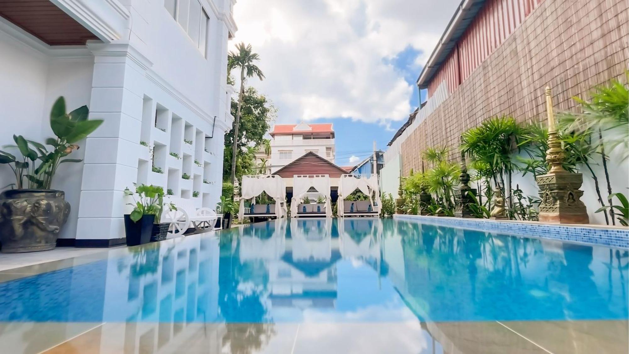 The Center Point Hotel Сием Реап Екстериор снимка