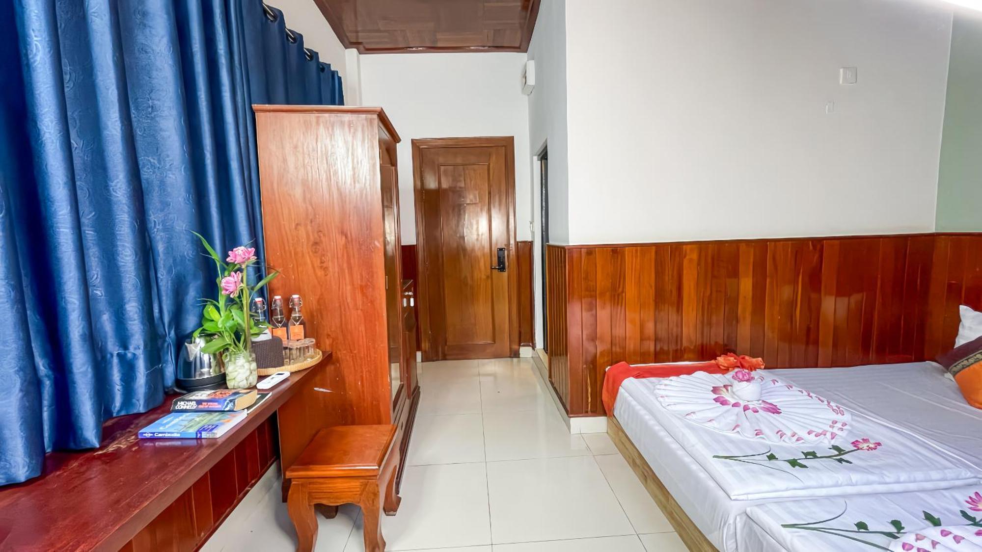 The Center Point Hotel Сием Реап Екстериор снимка
