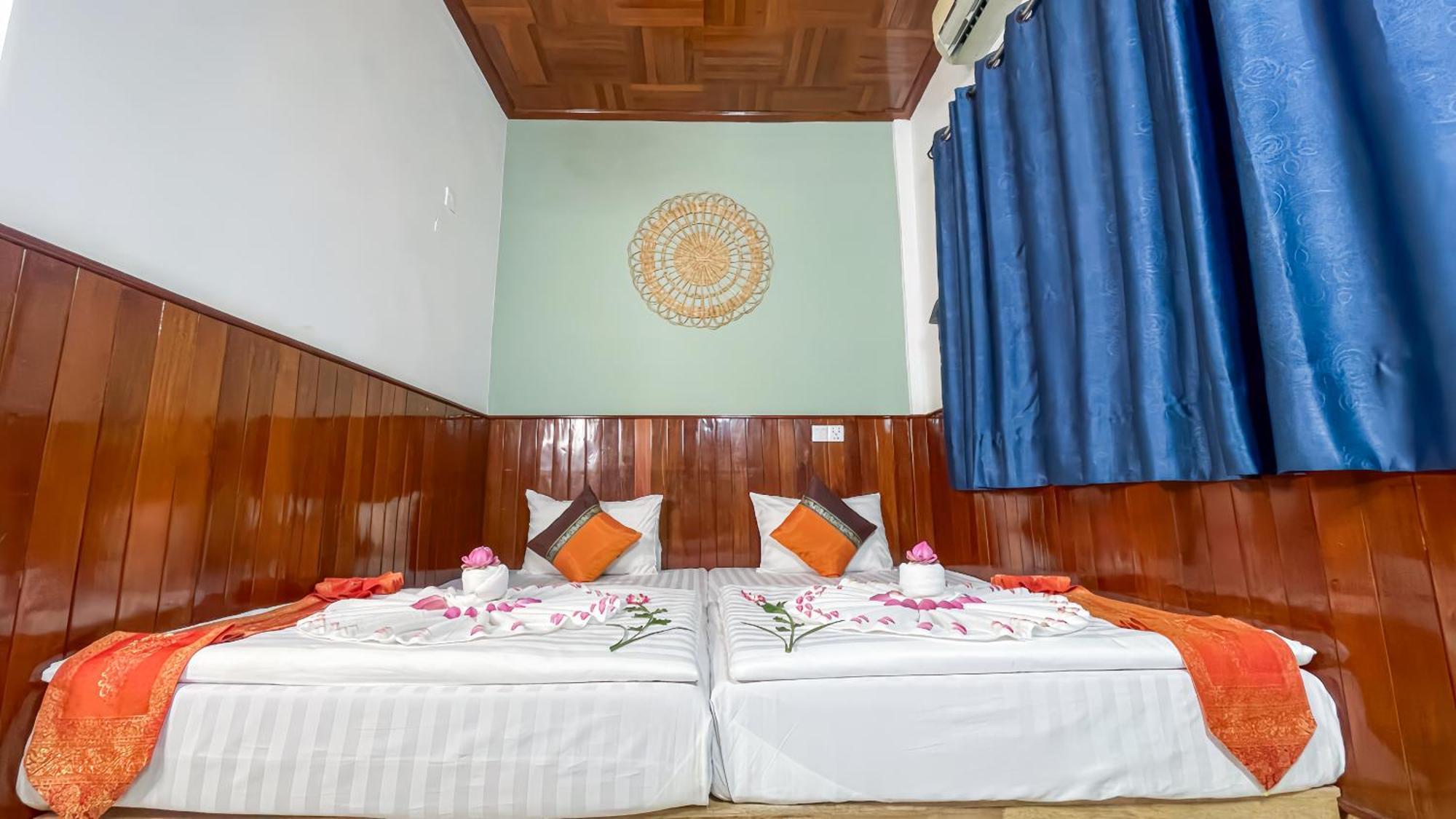 The Center Point Hotel Сием Реап Екстериор снимка